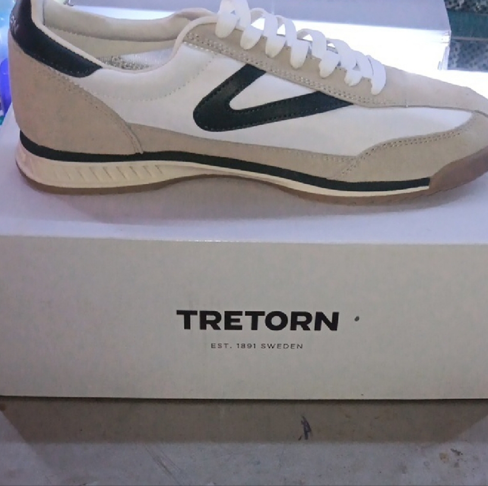 Tretorn Women's White and Tan Sneakers